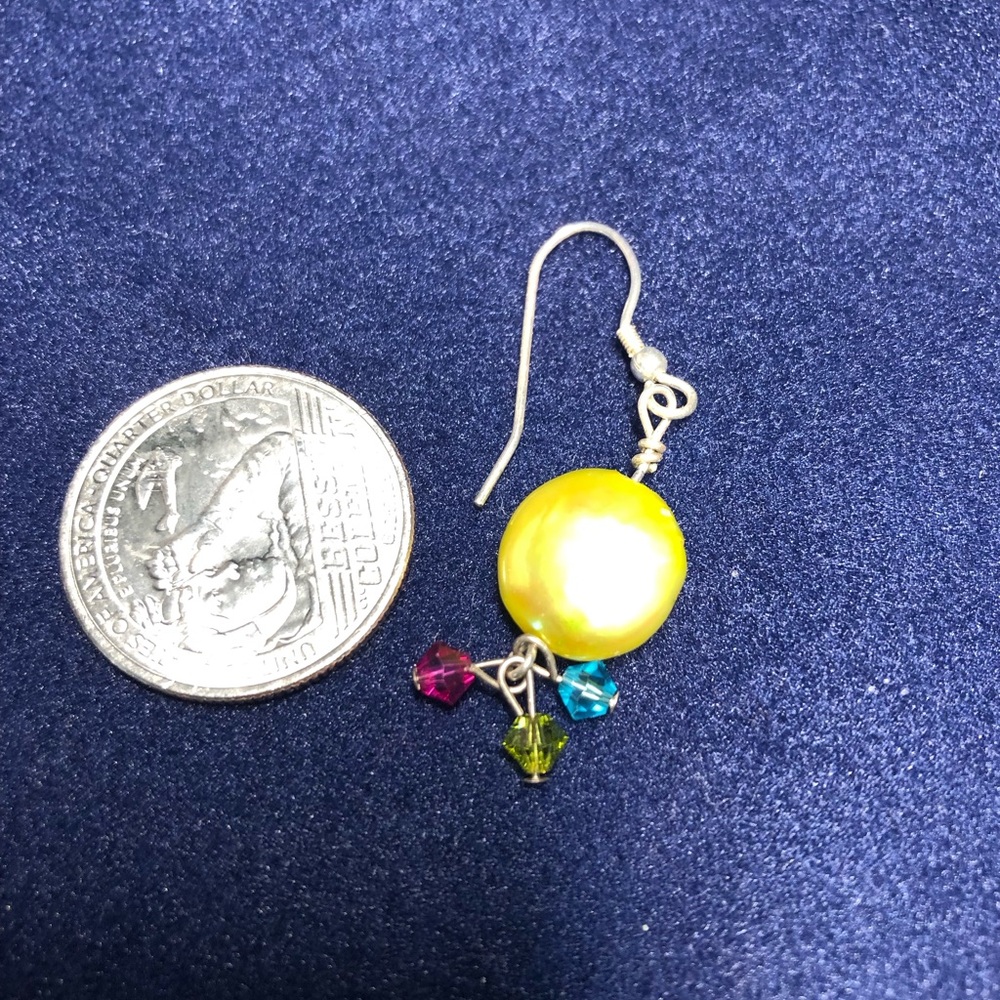 Handcrafted Sterling earrings with lime green pearl and Swarovski crysta… - Picture 3 of 7
